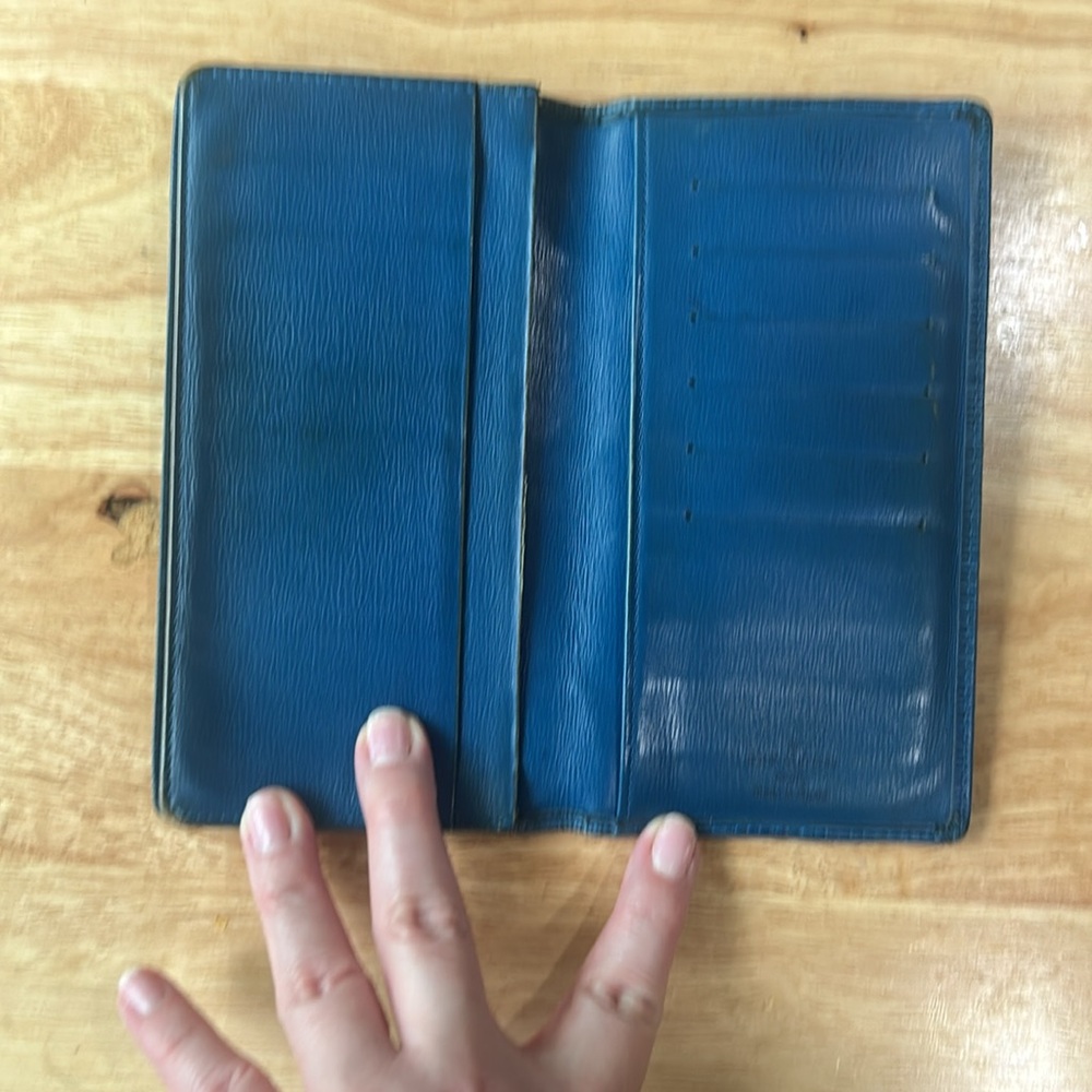 Louis Vuitton Vintage Checkbook Cover Epi Leather Blue - Picture 7 of 16